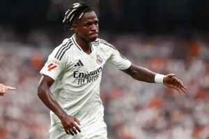 度假推迟续约！皇马头牌飘了！神秘豪门送2亿年薪，不服姆巴佩