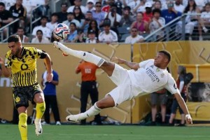 皇马高层敦促姆巴佩与维尼修斯解决分歧