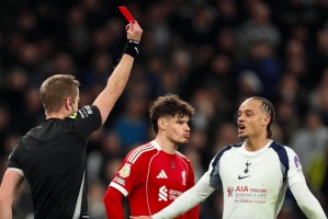 1-2！英超BIG6内战：两员大将染红 8.8亿豪门10轮2胜坐稳下半区