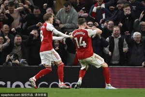 英超第27轮：埃泽约克雷斯均双响 热刺1-4阿森纳