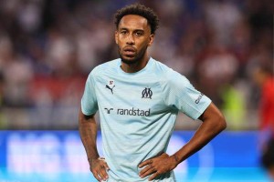 1-0，87分钟绝杀，乌龙球制胜，里昂掀翻法甲10冠王，3连胜排第2