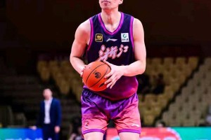 余嘉豪签约西甲三年，首季租借西乙，月薪仅2000欧，损失千万令人惋惜