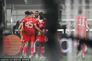 欧冠早报：逆天门将送热刺2-5惨败 意甲独苗首回合遭KO