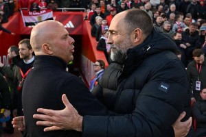 斯洛特换人惹怒球迷，利物浦十亿豪阵频现危机，欧冠出局或将导致下课