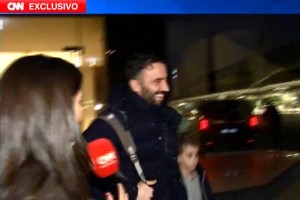 阿莫林回国远离曼联不禁开怀大笑，不必再受访500次！曝与巨头矛盾细节